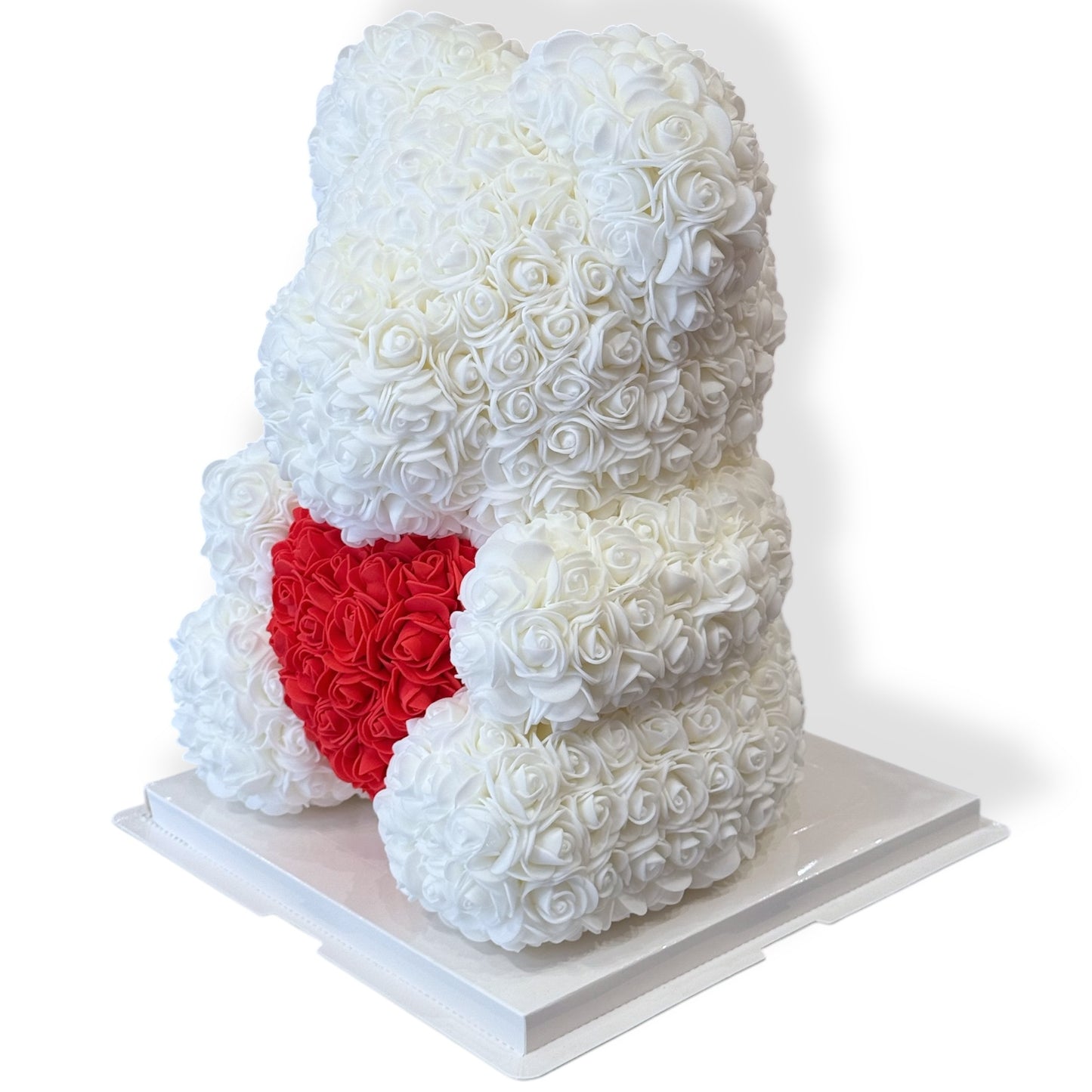 Ourson en Roses Artificielles avec Cœur Rouge – Cadeau Romantique Unique