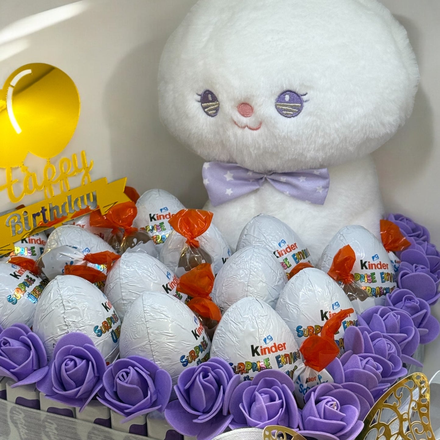 Coffret Cadeau Anniversaire – Édition Spéciale avec Peluche et Chocolats Kinder