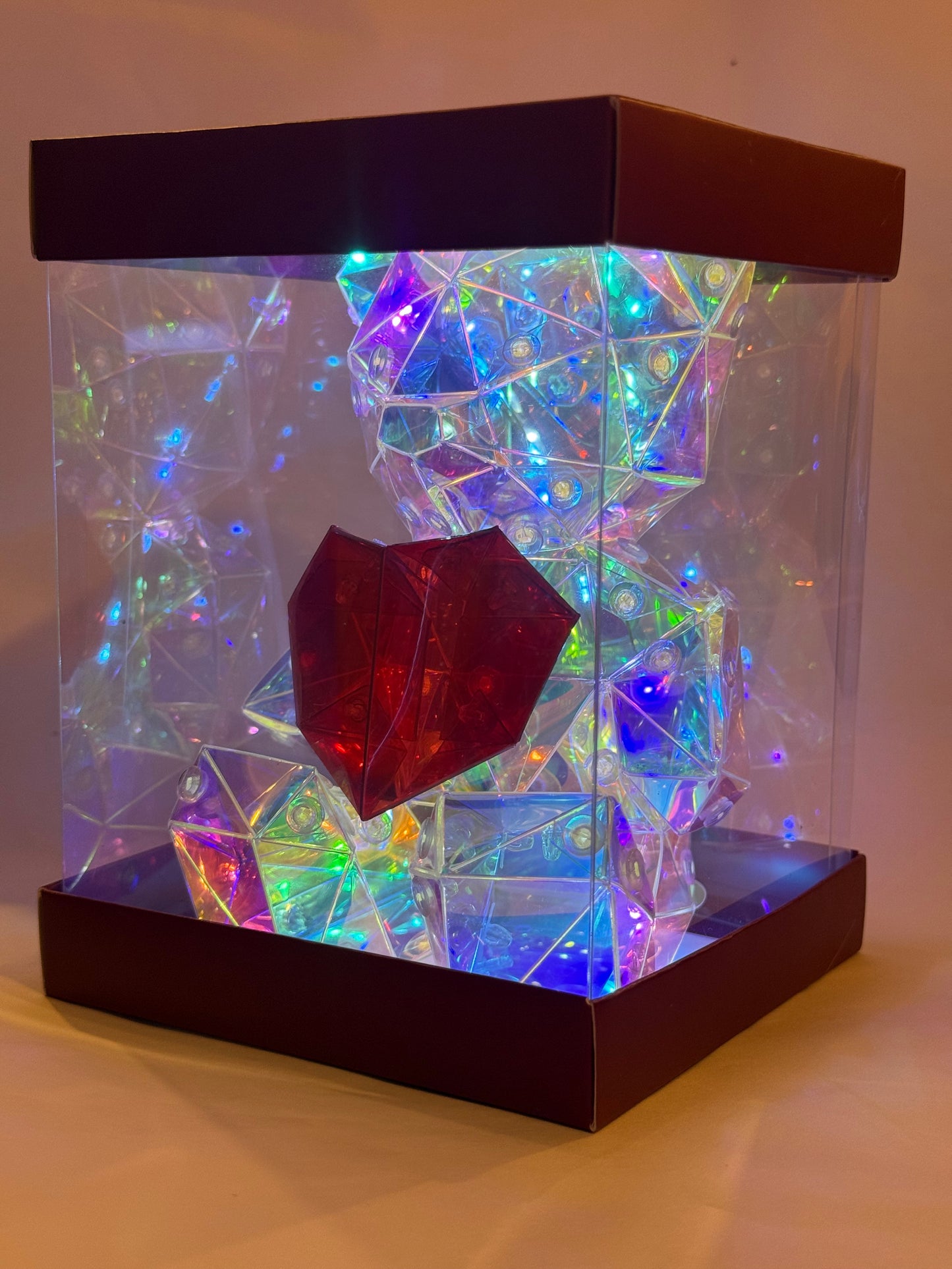Ourson lumineux au cœur cristallin