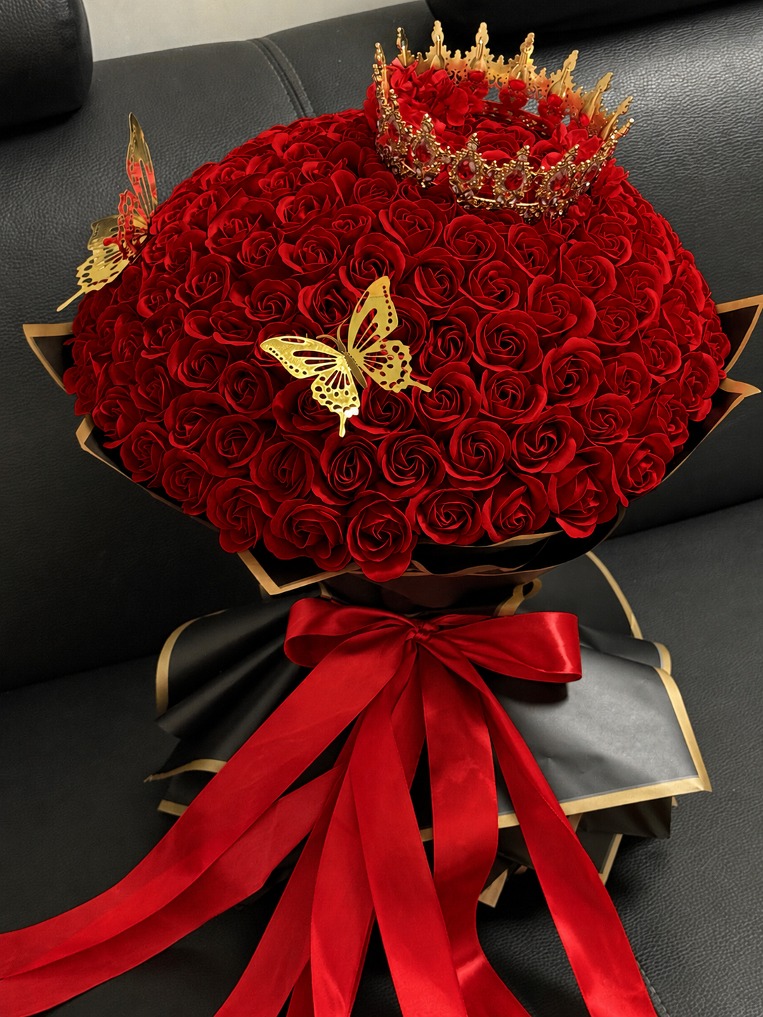 Bouquet de 150 Roses Rouge Artificielles XXL avec Couronne – Cadeau de Luxe