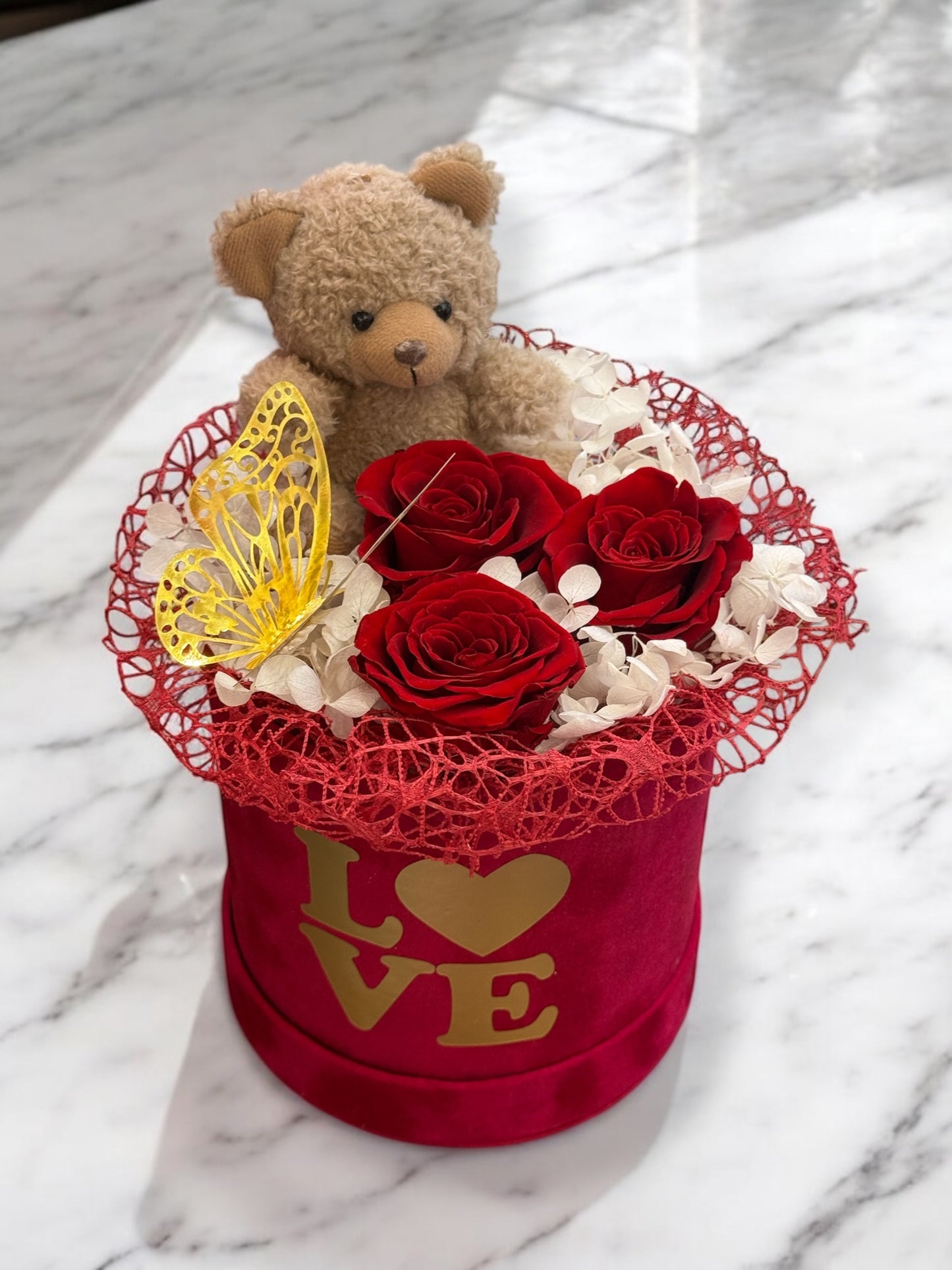 Rosa Éternelle avec Ours en Peluche – Cadeau Romantique en Boîte Élégante