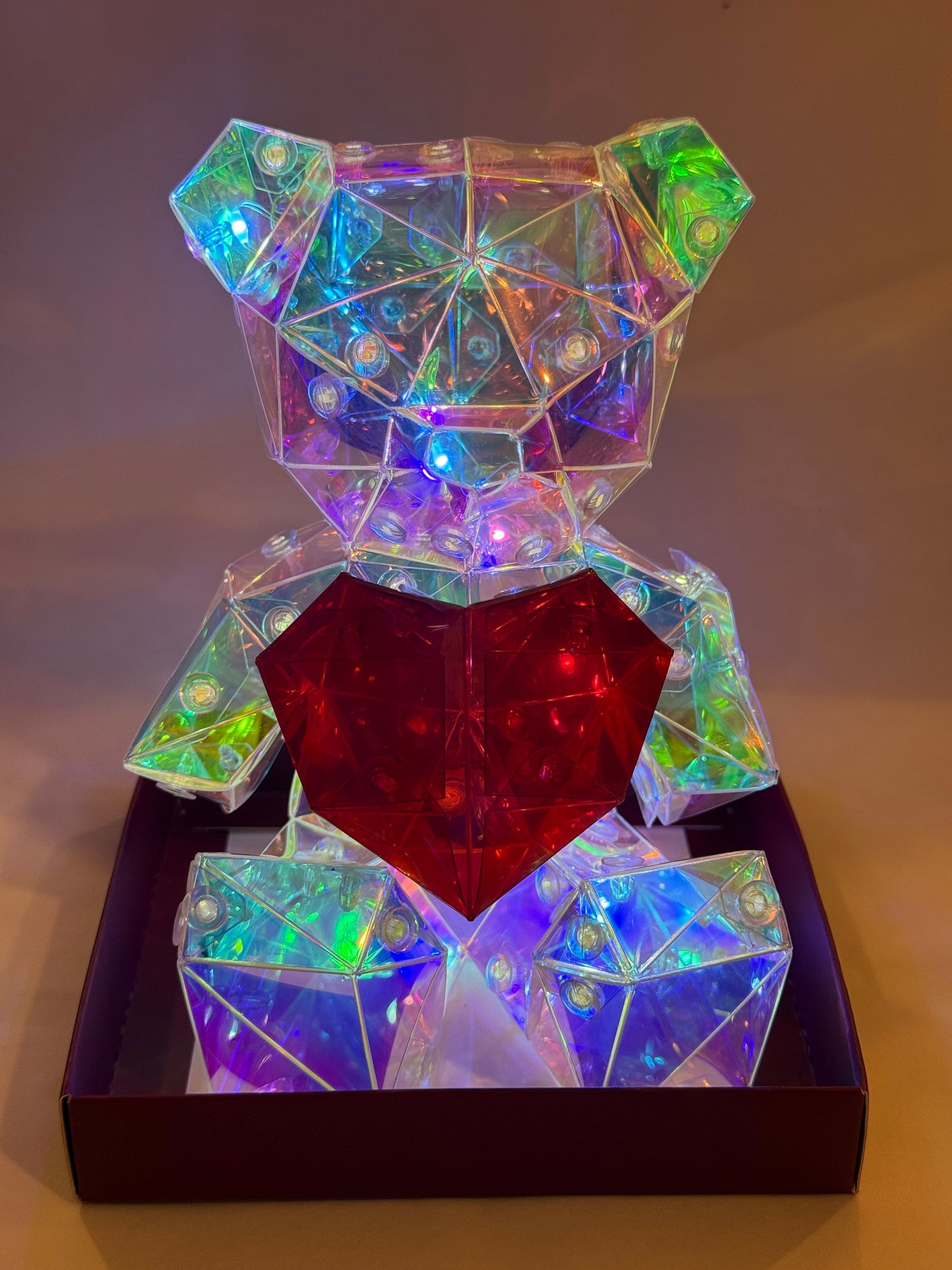 Ourson lumineux au cœur cristallin