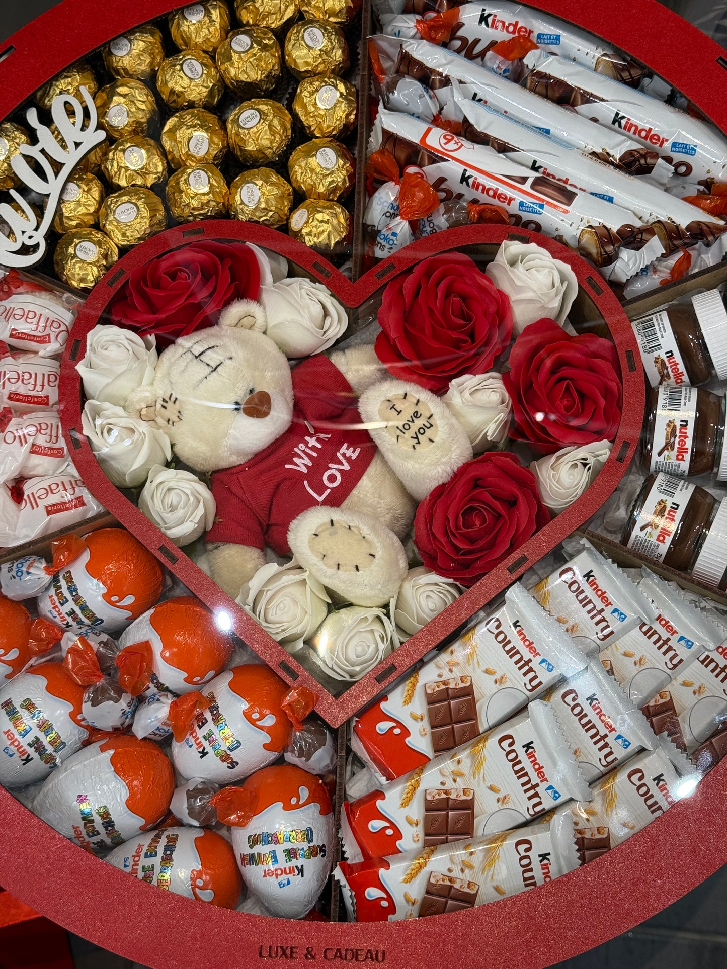Coffret Cadeau Original en Bois Fait Main – Chocolats de Luxe & Peluche Cœur