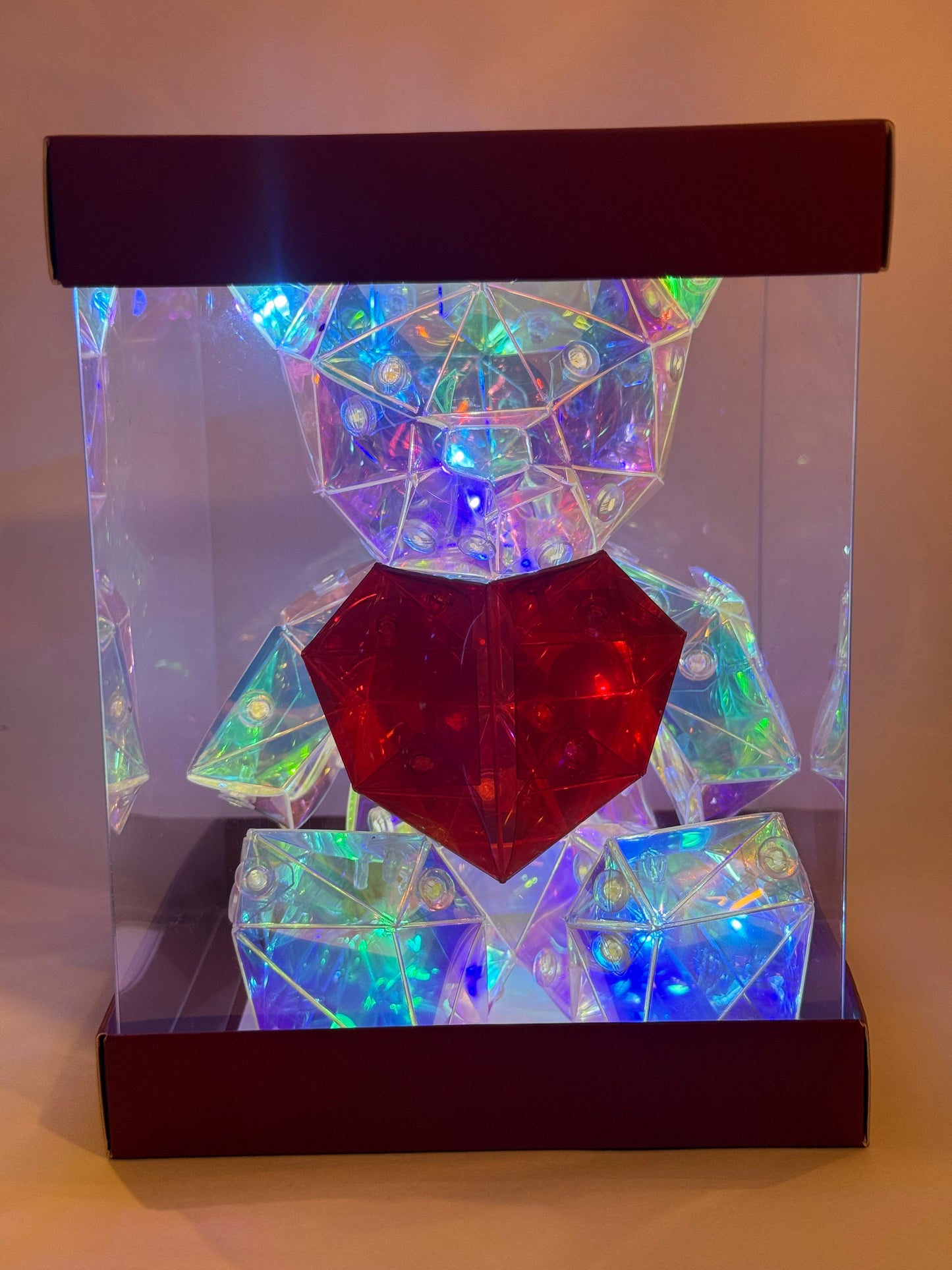 Ourson lumineux au cœur cristallin