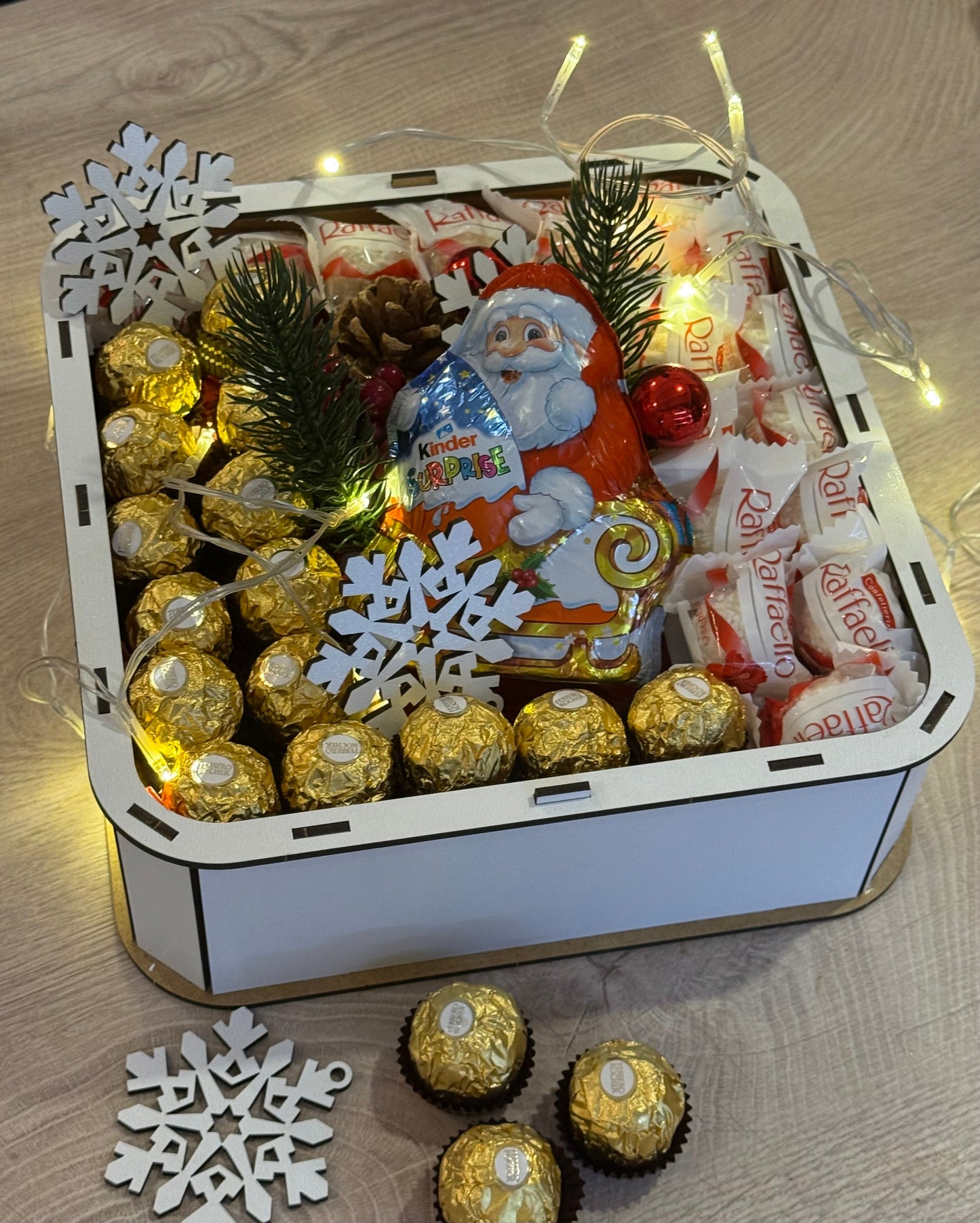 Coffret Gourmand de Noël – Édition Premium avec Chocolats & Décorations Festives