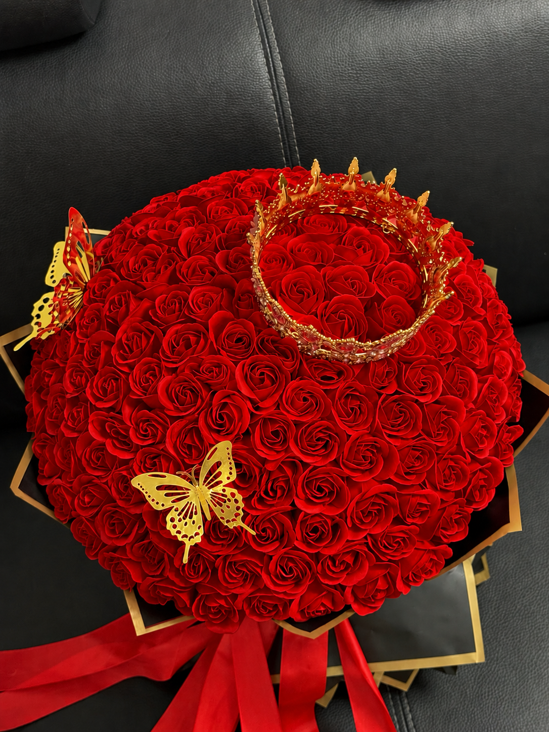 Bouquet de 150 Roses Rouge Artificielles XXL avec Couronne – Cadeau de Luxe