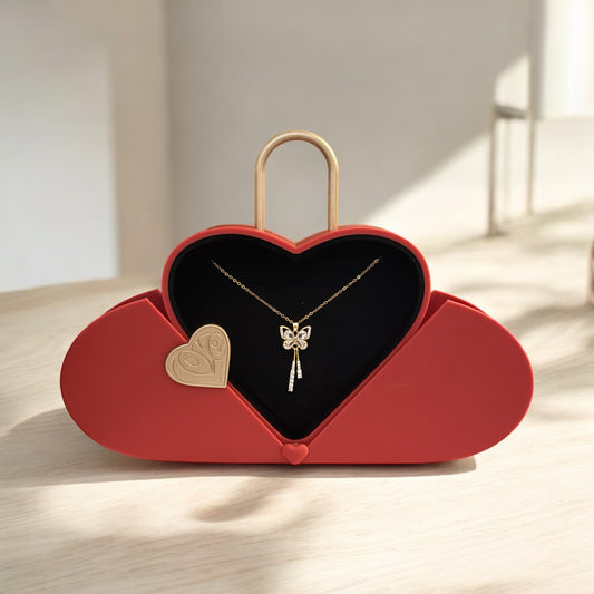 Collier Papillon Éclat Doré – Élégance et Raffinement